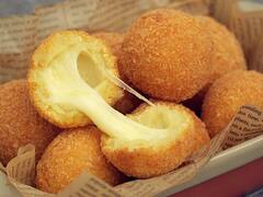 शाम के स्नैक्स में बच्चों के लिए बनाएं पोटैटो चीज़ बॉल, यहां देखें रेसिपी