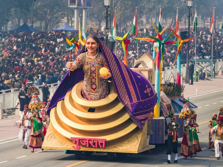 Republic Day 2023 India 26 January Gujarat Tableau images Heritage of Kutch  glimpse of solar powered Modhera village | Republic Day 2023: गुजरात की  झांकी में कच्छ की विरासत, सौर ऊर्जा संचालित