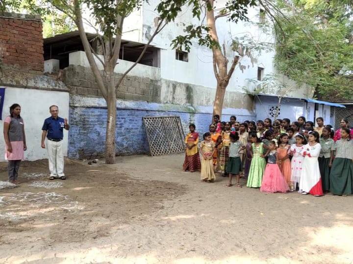 சிறப்பு அழைப்பாளராக மாணவி - தேசிய கொடியை ஏற்ற வைத்து மரியாதை செய்த திருச்செந்தூர் பள்ளி நிர்வாகம்