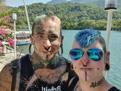 Tattoos: इस कपल ने शरीर में गुदवा रखे हैं 360 से ज्यादा टैटू, 54 जगह पियर्सिंग, देखें तस्वीरें