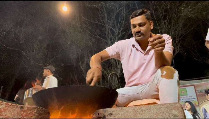 संतोष वडेर यांनी शिवाजी विद्यापीठातून पत्रकारितेचं शिक्षण पूर्ण केलंय.