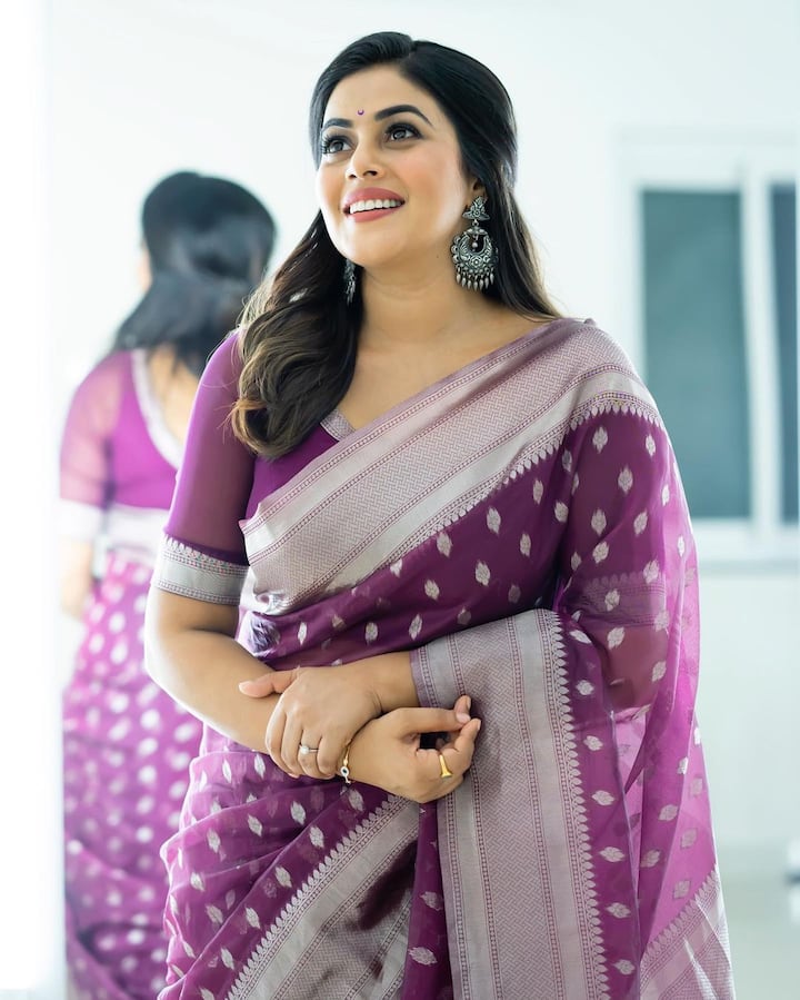 చీరలో పూర్ణ.. లేటెస్ట్ ఫొటోస్ - Image Credit: Shamna Kasim/Instagram