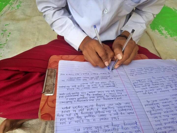 यह अनोखा स्कूल मध्य प्रदेश के सिंगरौली जिले में है. यहां पढ़ने वाले बच्चे दोनों हाथों से लिख सकते हैं. इससे भी खास बात यह है कि ये एक ही समय में दोनों हाथों से अलग-अलग भाषाओं में लिख सकते हैं.