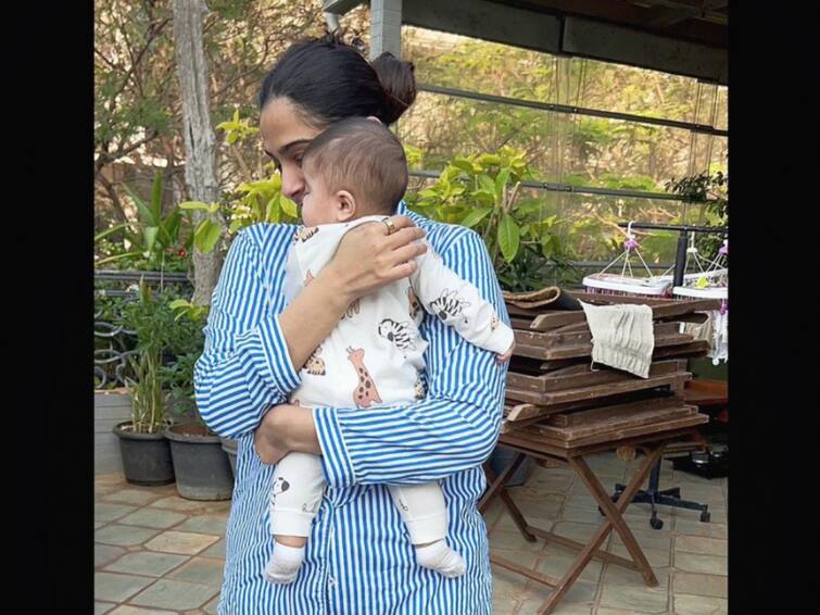 Anand Ahuja Shares Unseen Pic Of Sonam Kapoor Holding Baby Vayu With An Endearing Poem Anand Ahuja Shares Unseen Pic Of Sonam Kapoor Holding Baby Vayu With An Endearing Poem