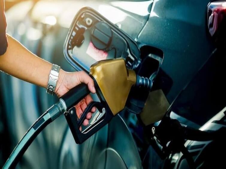 Petrol Diesel Price: petrol diesel price on republic day 26th January 2023 in chennai Petrol Diesel Price: ஒரே விலையில் 250 நாட்கள்..! பெட்ரோல், டீசல் விலையில் இன்று அதிரடி மாற்றமா?
