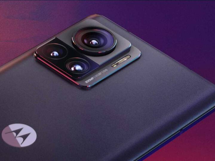 Motorola Edge 30 Ultra (Price: Rs 54,999) - This was the first phone to offer a 200-megapixel sensor in India. Additionally, the handset comes with a 50-megapixel ultra-wide camera and a 12-megapixel telephoto lens. The Edge 30 Ultra also has a huge 60-megapixel sensor at the front. (Image: Motorola)