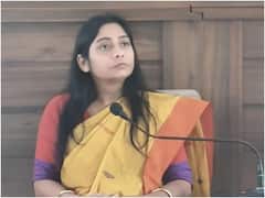 पिता स्वामी प्रसाद मौर्य के बचाव में आईं बीजेपी MP संघमित्रा मौर्य, कहा- 'लोग गैरजरूरी मुद्दा उठा रहे'