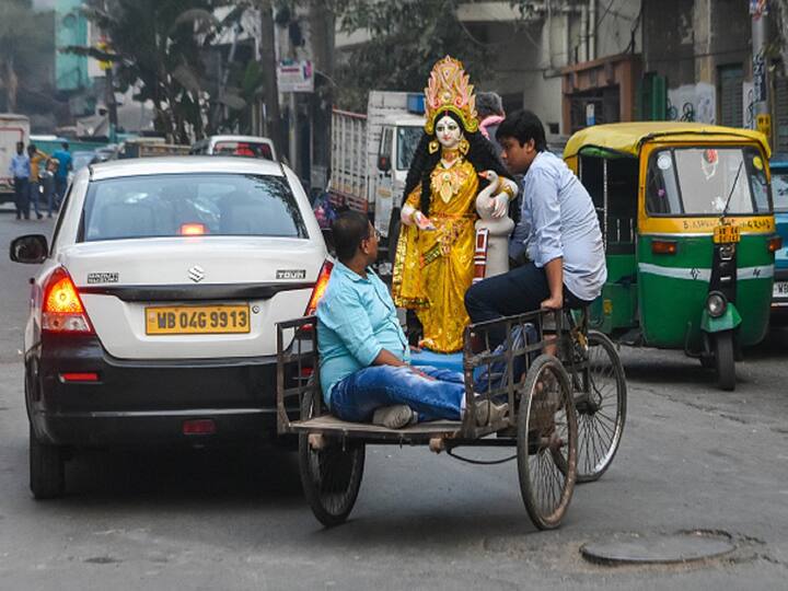 People are seen bringing Goddess Saraswati idols home in preparation for Saraswati puja or Vasant Panchami celebrations. On this day, people worship the goddess of knowledge, music, and the arts, Goddess Saraswati, who is said to bestow wisdom, knowledge, and good fortune on her devotees. (Image Source: Getty)