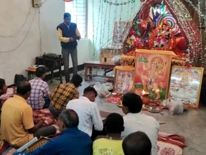 Basant Panchami 2023 Chhattisgarh Blind school student worship Maa saraswati and doing 24 hours Jaap ANN Basant Panchami: छत्तीसगढ़ के नेत्रहीन स्कूल में बसंत पंचमी पर हुआ अनोखा आयोजन, बच्चों का 24 घंटे का जाप