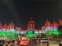 Republic Day 2023: गणतंत्र दिवस की पूर्व संध्या पर तिरंगे के रंग में सराबोर हुआ मुंबई शहर, खूबसूरत तस्वीरें आईं सामने