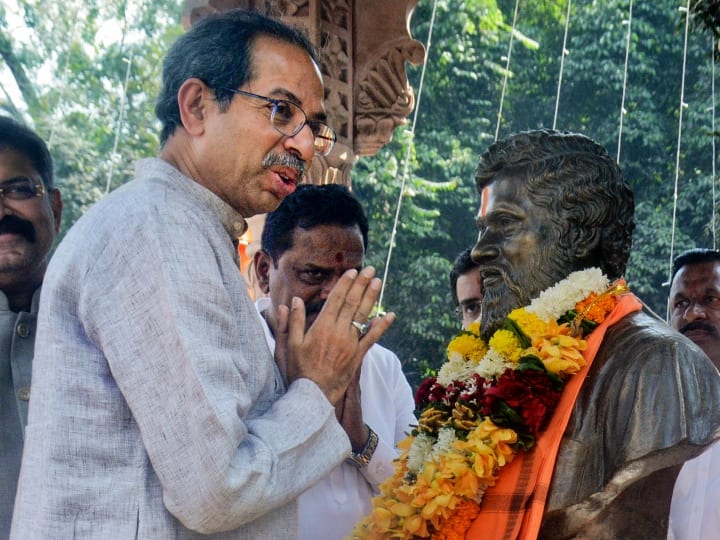 Uddhav Thackeray camp key meet today after Election commission Shiv Sena decision Uddhav Thackeray: சிவசேனா கட்சியையும், சின்னத்தையும் இழந்த உத்தவ் தாக்கரே..! அடுத்த கட்ட நகர்வு என்ன?