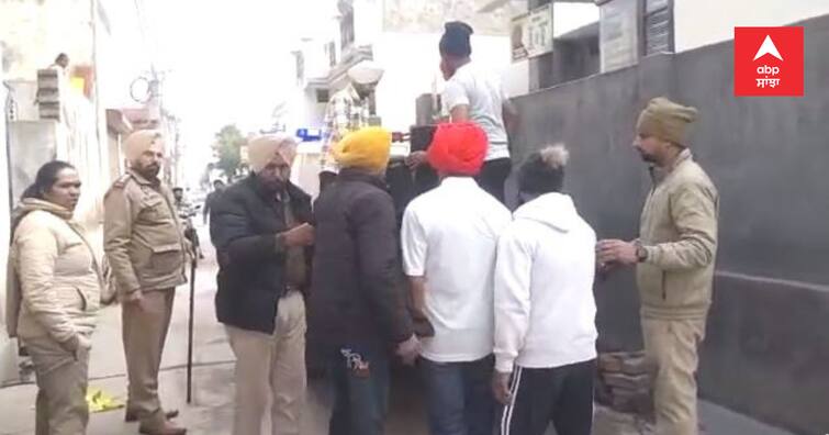 Khanna police raid on house roofs arrest rioters occasion of basant panchami Ludhiana News: ਪੁਲਿਸ ਨੇ ਮਾਰੀ ਘਰ ਦੀਆਂ ਛੱਤਾਂ 'ਤੇ ਰੇਡ, ਡੀਜੇ ਲਾ ਕੇ ਹੁੱਲੜਬਾਜੀ ਕਰਨ ਵਾਲਿਆਂ ਨੂੰ ਥਾਣੇ ਡੱਕਿਆ