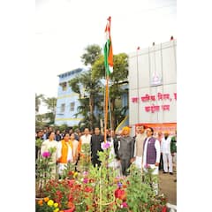 Indore: इंदौर के मेयर का लोगों को तोहफा, गणतंत्र दिवस पर विजन 2050 के साथ डिजिटल बस का किया शुभारंभ