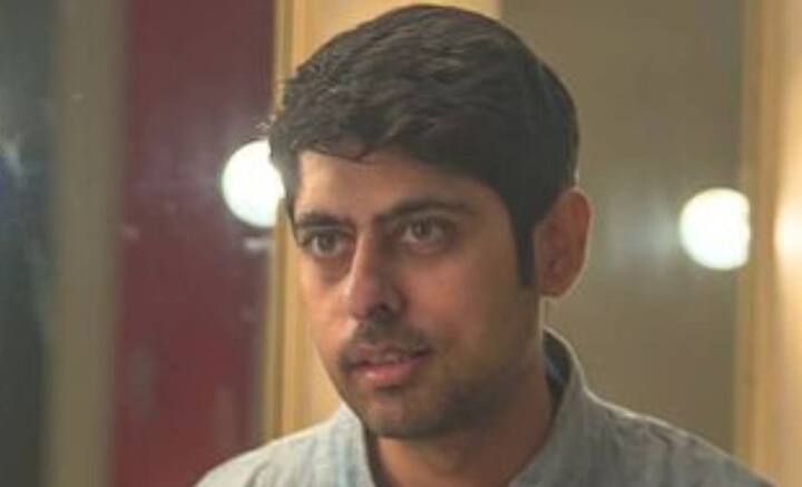 Varun Grover Lesser Known Facts: হতে গিয়েছিলেন ইঞ্জিনিয়ার। আইআইটি থেকে পড়াশোনা। কিন্তু নিজের ভাললাগাকেই বেছে নেন শেষ মেশ। তাঁর কলমে উঠে আসে মণিমুক্তো।