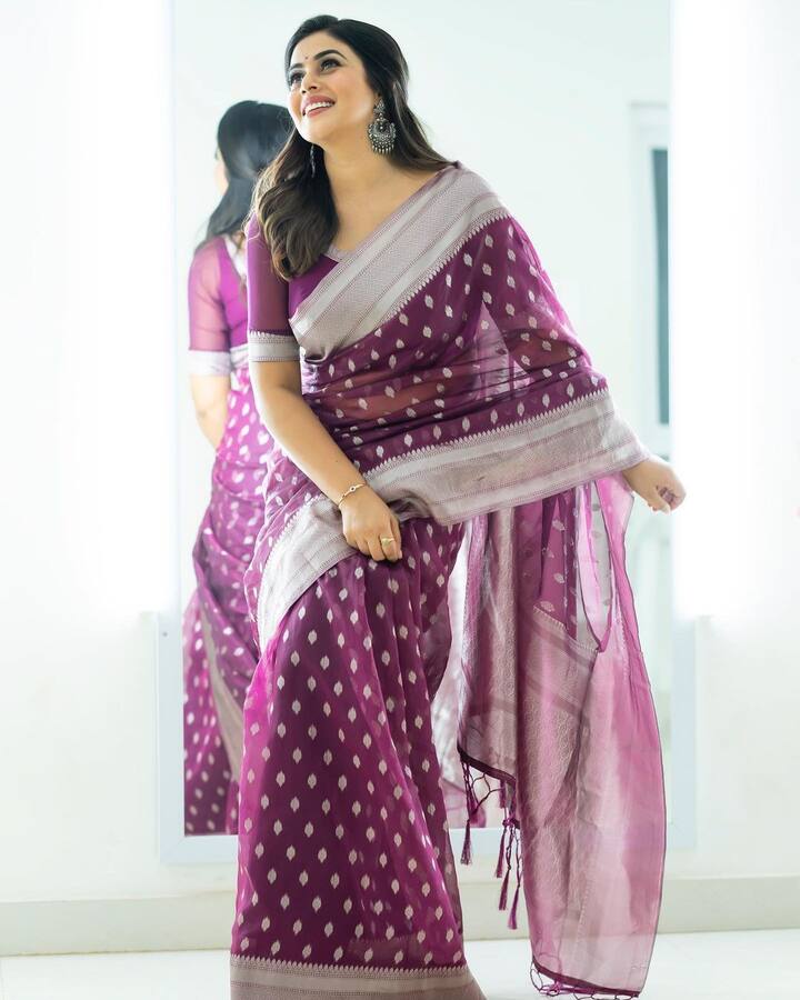 చీరలో పూర్ణ.. లేటెస్ట్ ఫొటోస్ - Image Credit: Shamna Kasim/Instagram