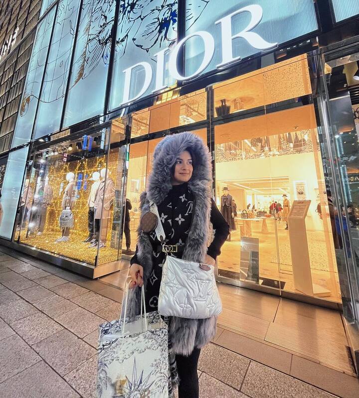 मात्र, यादरम्यानही ती खूपच ग्लॅमरस दिसत आहे. (फोटो सौजन्य :avneetkaur_13/instagram )