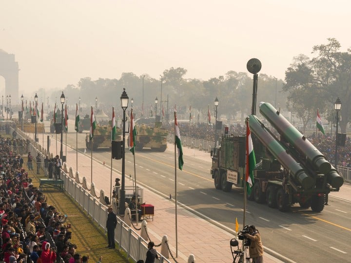 Republic Day 2023 India 26 January focus on made in india weapons message of swadeshi ब्रह्मोस से लेकर नाग मिसाइल सिस्टम तक... आज कर्तव्य पथ से दुनिया देखेगी हिंदुस्तान की ताकत, देंगे 'स्वदेशी' का संदेश
