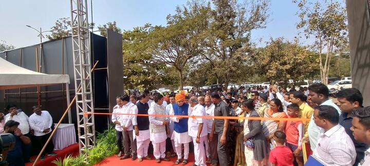 भीमा कृषी प्रदर्शन हे शेतकऱ्यांसाठी उपयुक्त असे प्रदर्शन असल्याचे सांगत त्यांनी धंनजय महाडिक यांचे कौतुक केले.