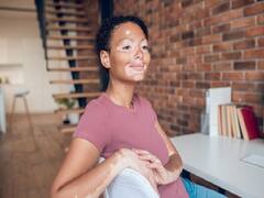 Vitiligo Symptoms: इस वजह से होती हैं त्वचा में सफेद धब्बों की समस्या, जानें क्या है विटिलिगो बीमारी के शुरूआती लक्षण