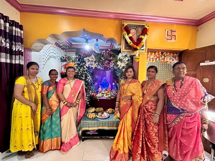 गणेशमुर्ती आणताना जसा गणपती बाप्पाचा जयजयकार करतात तोच उत्साह श्रीगणेशाच्या विसर्जन मिरवणुकीपर्यंत कायम असतो.