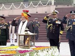 Prime Minister Narendra Modi Pays Homage To Fallen Soldiers At National War Memorial — IN PICS