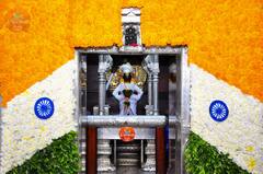 Vitthal Temple Decoration : प्रजासत्ताक दिनानिमित्त विठुराया तिरंगी रंगात न्हाऊन गेला