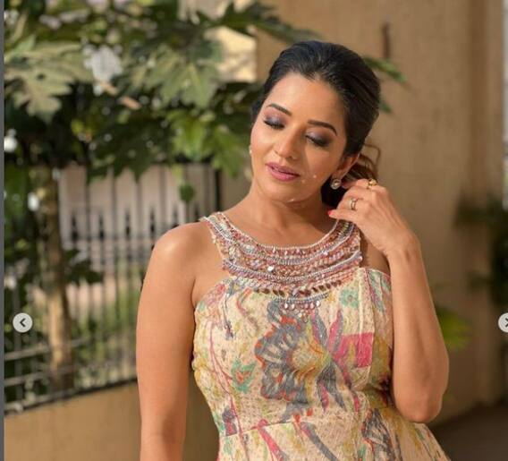 वेस्टर्न नंतर एथनिक लूकमध्ये मोनालिसाचा धुमाकूळ