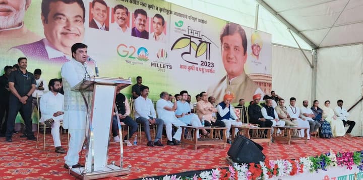 भीमा कृषी प्रदर्शनामध्ये शेतकऱ्यांना आधुनिक शेतीविषयक तंत्रज्ञान, औषधे, खते, बी बियाणे, शेतीपूरक व्यवसाय, दुग्धव्यवसाय यासंबंधी अद्ययावत साधनसामुग्री व माहिती उपलब्ध होणार असल्याचे महाडिक यांनी सांगितले.