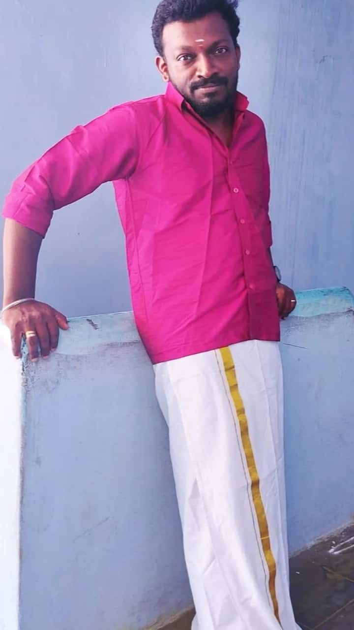 குரு பாய் இன்ஸ்டாவிலும் அடிக்கடி போட்டோக்களை பதிவிடுவார்