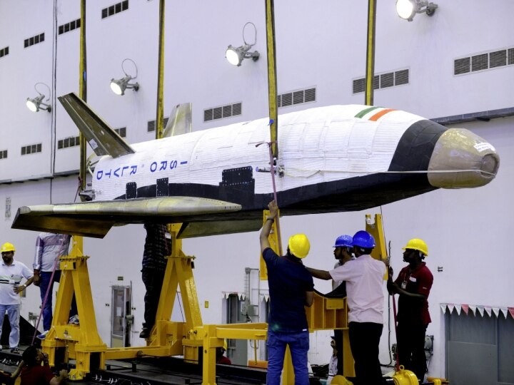 RLV-TD: ISRO का यान बदल देगा युद्ध का तरीका, अंतरिक्ष में बढ़ जाएगी भारत की ताकत, लैंडिंग टेस्ट से पहले जानें इसकी खासियत