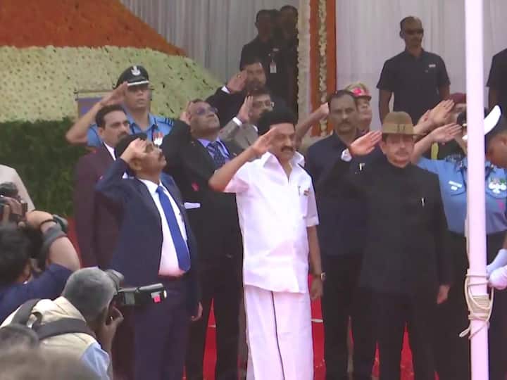 Tamil Nadu Governor RN Ravi in the presence of CM MK Stalin unfurls the Tricolour on the 74th Republic Day at Chennai. (Source: ANI)