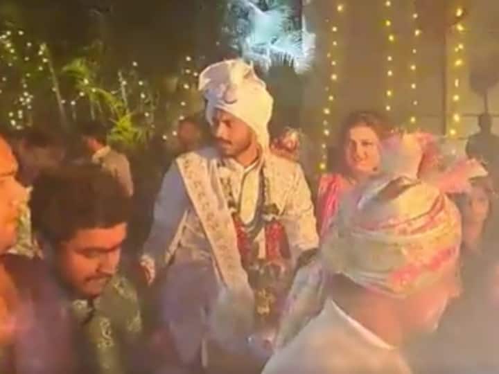 Akshar Patel arrived at Meha’s house posing as a bridegroom, the baraatis danced fiercely