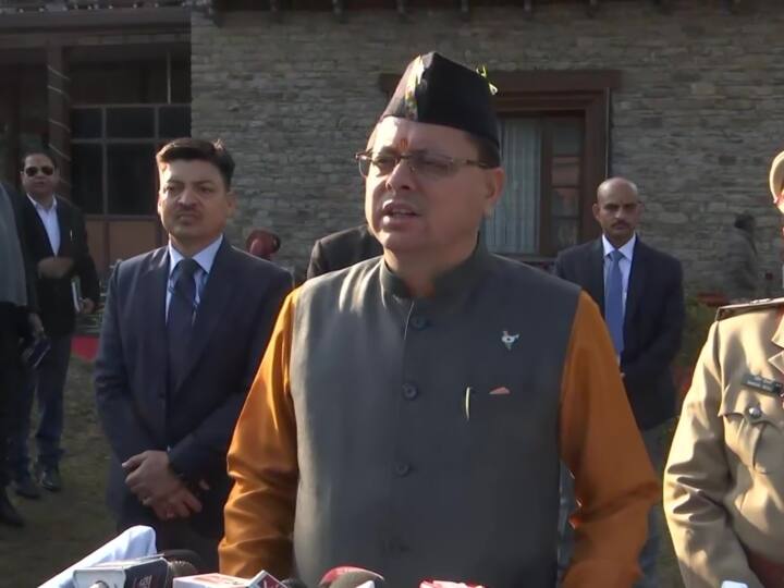 इसी के साथ सीएम धामी ने सभी प्रदेशवासियों को संबोधित करते हुए आगे लिखा कि आइए, हम सभी अपने मूलभूत लोकतांत्रिक आदर्शों के प्रति सदैव प्रतिबद्ध रहने हेतु संकल्पित हों.