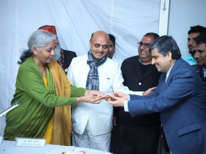 Along with the Union FM, the Halwa ceremony was attended by the Minister of State Finance Pankaj Chaudhary and Dr Bhagwat Karad. [Image Credit: Twitter/Ministry of Finance]