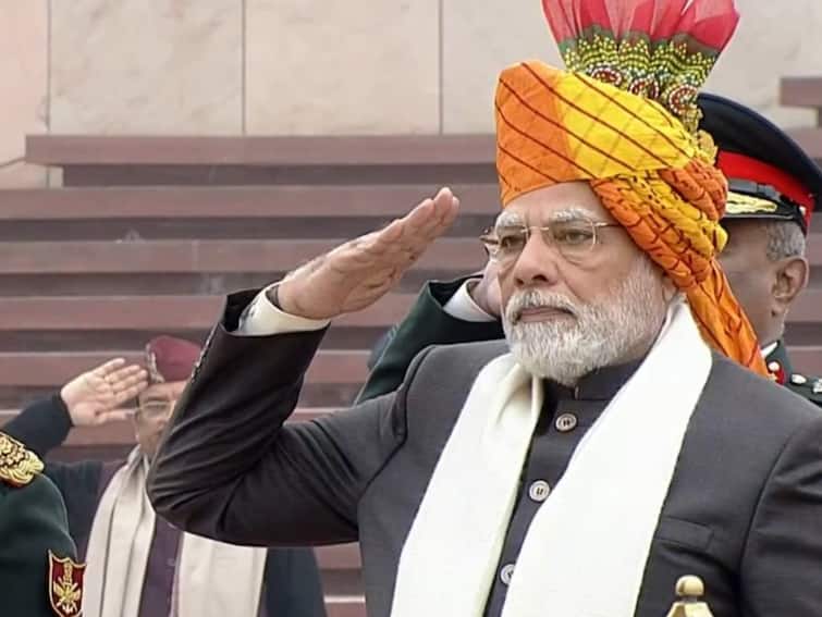 PM Modi Turban: Rajasthani turban, cream colored kurta and white shawl PM Modi s new style on the 74th Republic Day celebration PM Modi Turban: રાજસ્થાની પાઘડી, ક્રીમ કલરનો કુર્તો અને સફેદ શાલ, 74માં ગણતંત્ર દિવસ પર PM મોદીની નવી સ્ટાઇલ