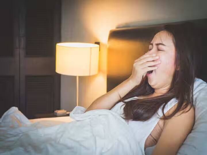 Sleeping with light can cause chronic disease Health tips: શું લાઇટ ઓન રાખીને ઊંઘવાની આદત છે? તો સાવધાન, જાણો તેના નુકસાન