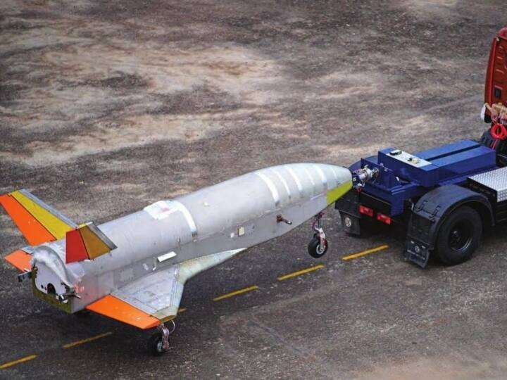 RLV-TD: ISRO का यान बदल देगा युद्ध का तरीका, अंतरिक्ष में बढ़ जाएगी भारत की ताकत, लैंडिंग टेस्ट से पहले जानें इसकी खासियत ISRO RLV TD Reusable Launch Vehicle Landing Experiment to take place on 28 January Know this Indigenous ORV Space Shuttle Important Facts RLV-TD: ISRO का यान बदल देगा युद्ध का तरीका, अंतरिक्ष में बढ़ जाएगी भारत की ताकत, लैंडिंग टेस्ट से पहले जानें इसकी खासियत