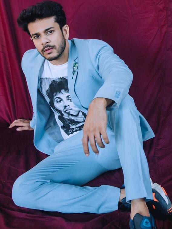 ये रिश्ता के अभिनव हैं इतने पढ़े-लिखे