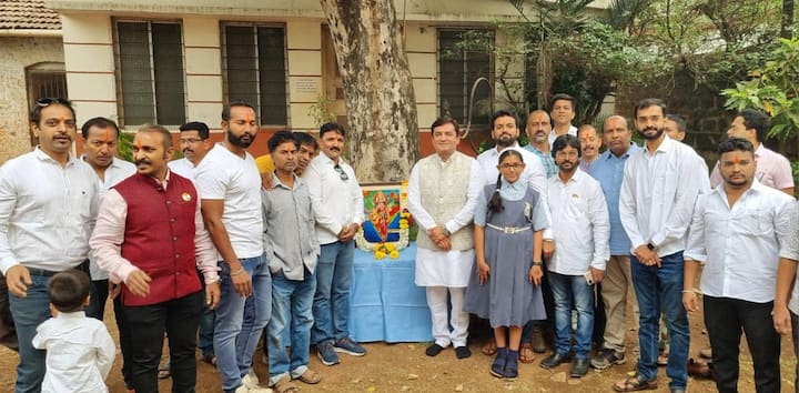 यावेळी त्यांनी उपस्थित नागरिकांशी संवाद साधला.