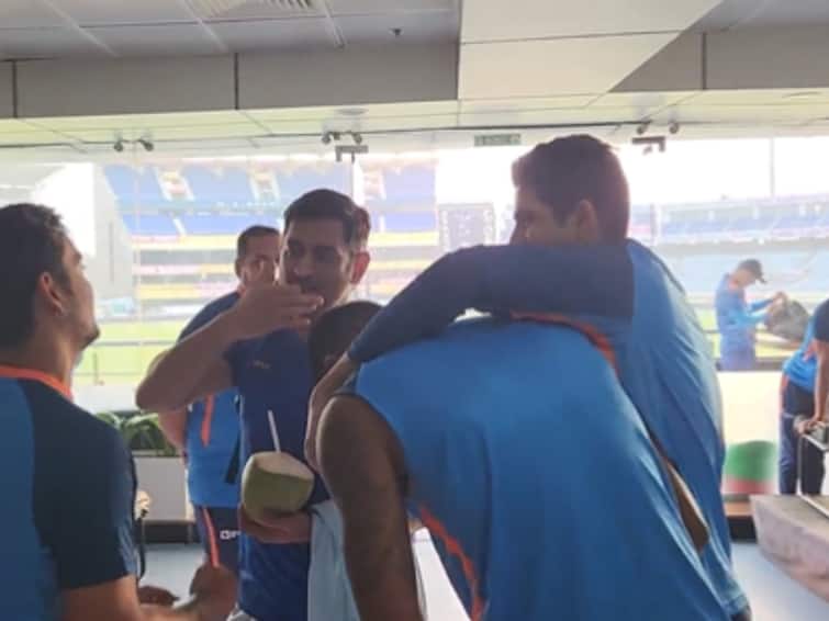 India vs New Zealand 1st T20I MS Dhoni BCCI viral Video Indian Dressing Room Ahead Of IND-NZ 1st T20I In Ranchi WATCH: Legend MS Dhoni Visits Indian Dressing Room Ahead Of IND-NZ 1st T20I In Ranchi