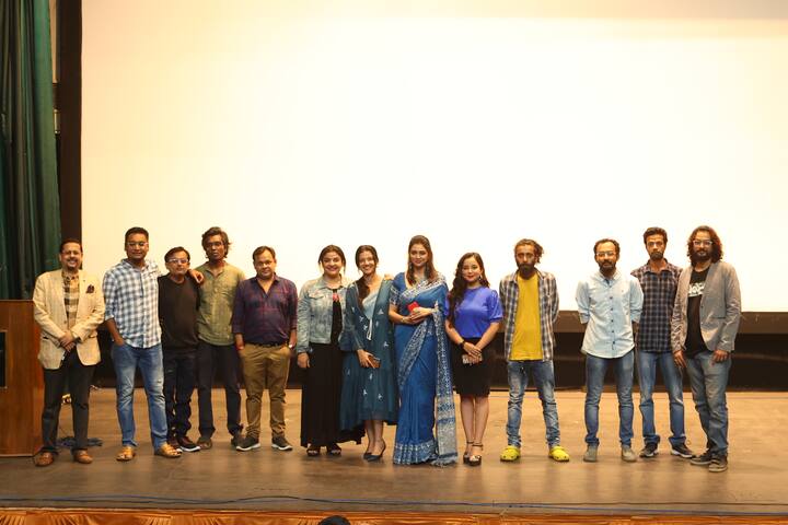 বড়পর্দায় অলক্ষ্মীজ ইন গোয়া'-র প্রিমিয়ার, হাজির রইলেন কলাকুশলীরা।