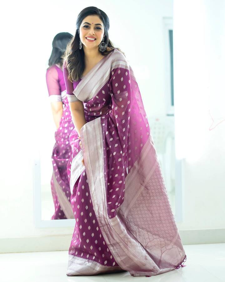 చీరలో పూర్ణ.. లేటెస్ట్ ఫొటోస్ - Image Credit: Shamna Kasim/Instagram