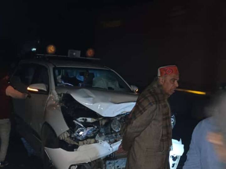 Basti News BJP MLA Jagdambika Pal car accident after collided with Nilgai Basti News: डुमरियागंज से गोरखपुर जा रहे थे BJP सांसद, रास्ते में नीलगाय से टकराई कार, बाल-बाल बची जान