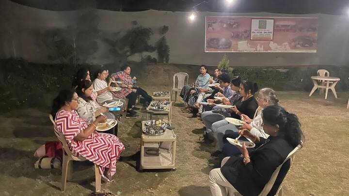 हा व्यवसाय सुरू करताना संतोष यांना अनेक अडचणी आल्या. परंतु, सर्व अडचणींवर मात करून संतोष यांनी खूप कमी दिवसात भरारी घेतली.