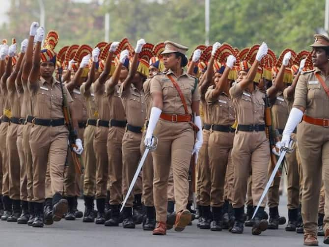 Republic Day : महिलाओं ने किया नौसेना, वायु सेना का नेतृत्व Republic Day: Women lead Navy, Air Force