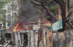 In Pics : पुण्यात दुकानांना भीषण आग, 3 दुकाने आगीत जळून खाक