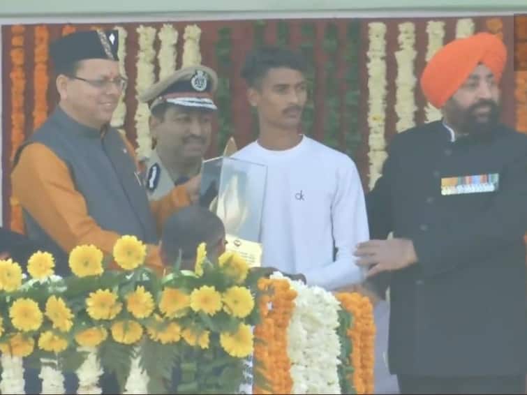 Uttarakhand CM Pushkar Singh Dhami Felicitated Haryana Roadways Driver Who helped Cricketer Rishabh Pant WATCH: Driver, Conductor And Others Who Helped Rishabh Pant Felicitated By CM Dhami On R-Day