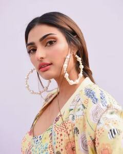 Athiya Shetty Diet: બી-ટાઉનની નવી દુલ્હન અથિયા શેટ્ટી ગ્લોઈંગ સ્કિન અને ફિટ બોડી માટે ખાય છે આ ફૂડ