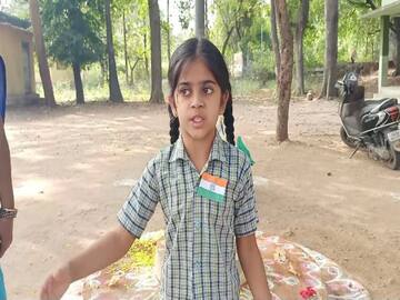 ‘இளைய சமூகமே எழுங்கள் நாளைய பாரதம் நமது கையில்’ - அசத்திய அரசு பள்ளி மாணவி