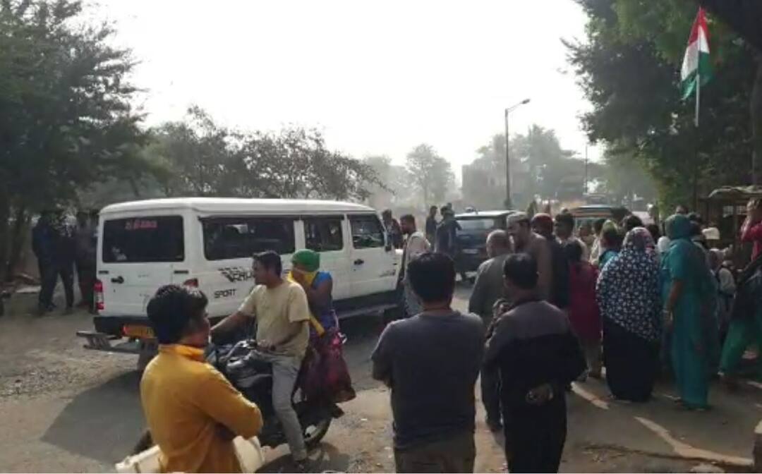 A 3-year-old girl died after being hit by a car in Ankleshwar Ankleshwar: અંકલેશ્વરમાં 3 વર્ષની બાળકીને કારે અડફેટે લેતા મોત, પરિવારમાં શોકનો માહોલ